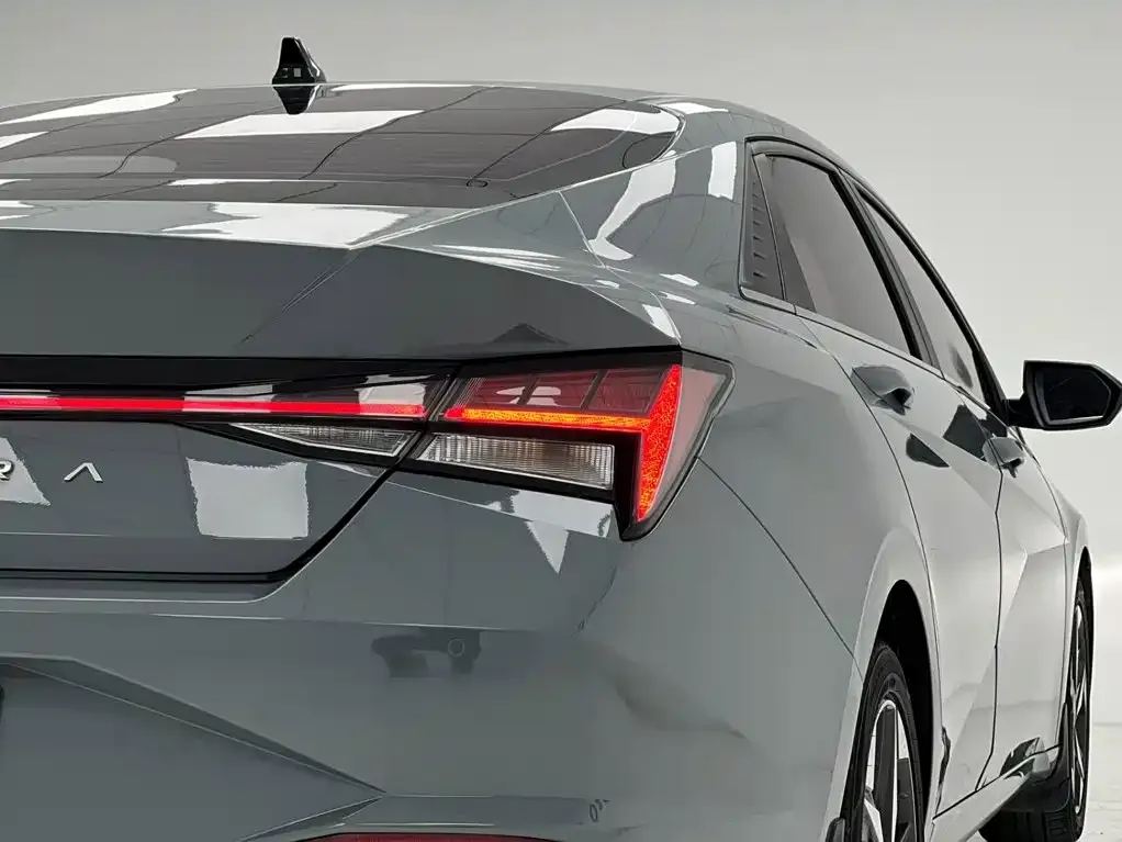 Hyundai Elantra — фото 8