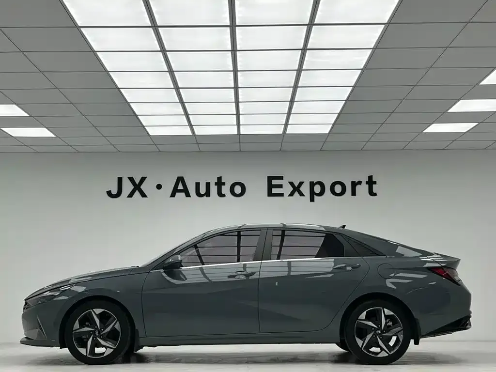 Hyundai Elantra — фото 4