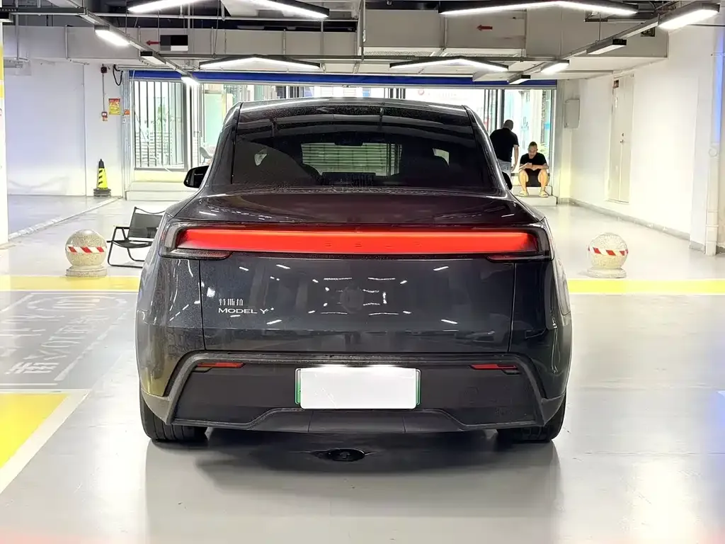 Tesla Model Y — фото 3