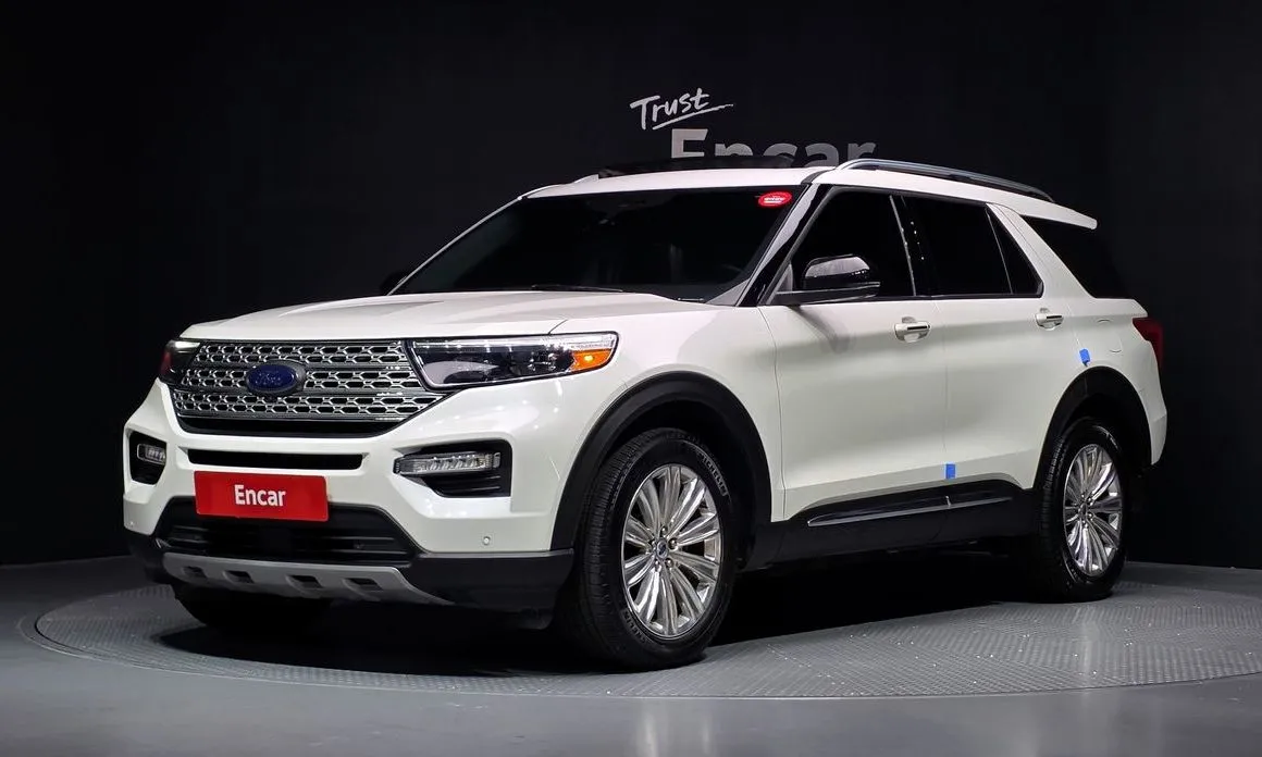 Ford Explorer — фото 1