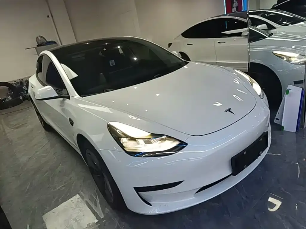 Tesla Model 3 — фото 3