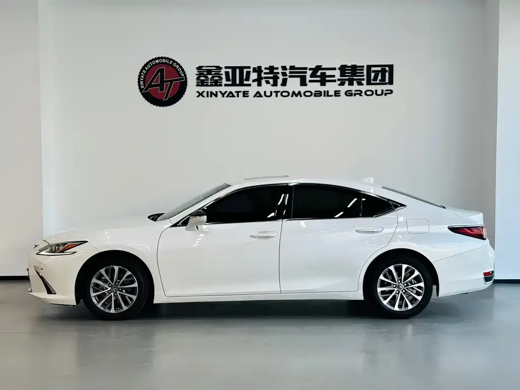 Lexus ES — фото 9