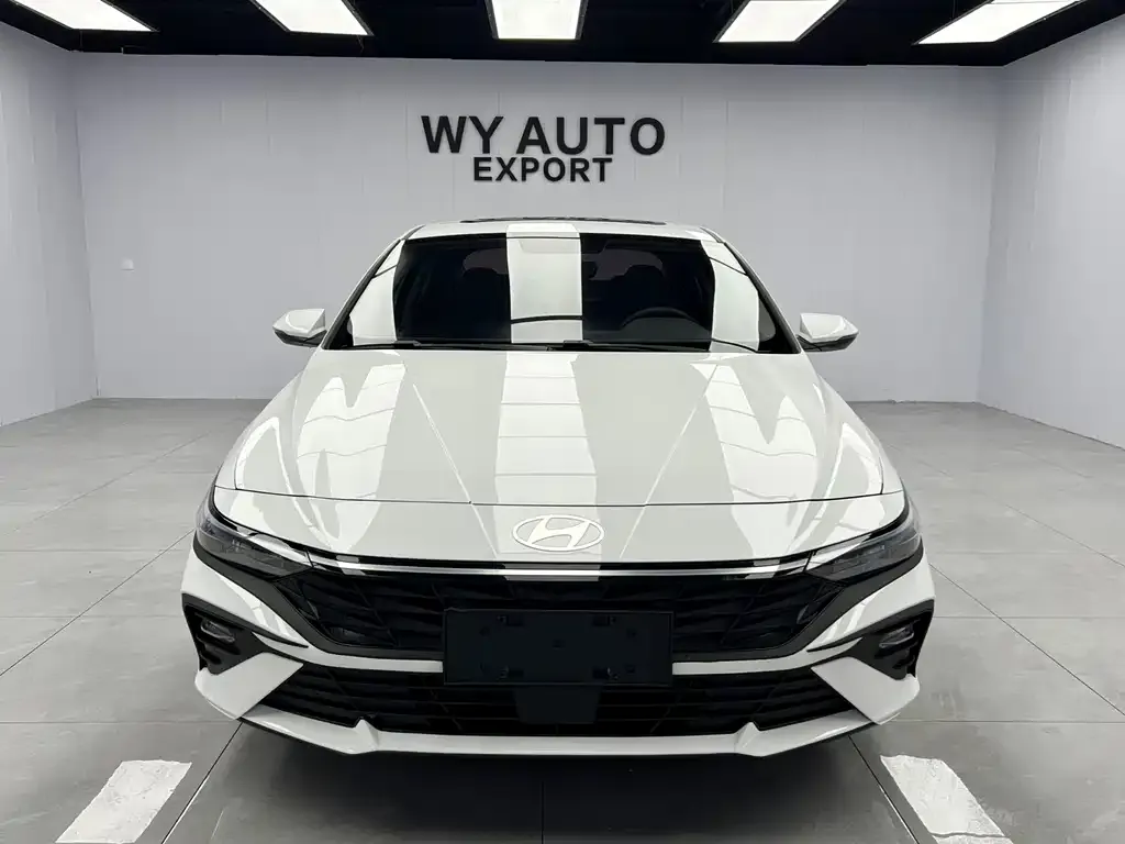 Hyundai Elantra — фото 3