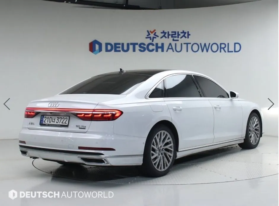 Audi A8 — фото 6