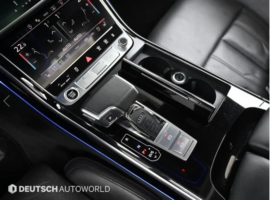 Audi A8 — фото 9