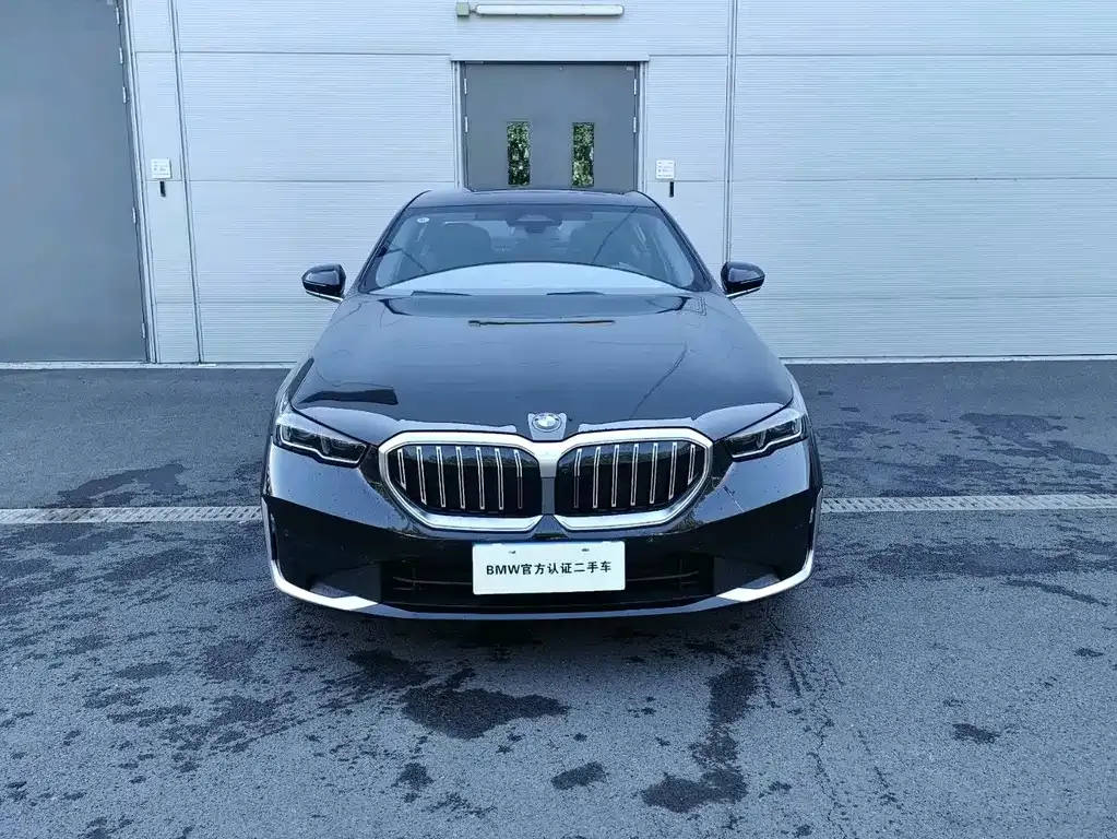 BMW 5 Series — фото 4