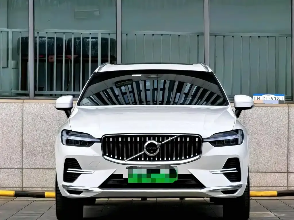 Volvo XC60 PHEV — фото 4