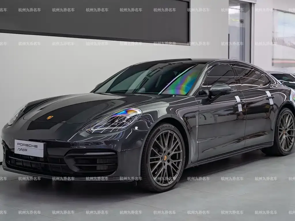 Porsche Panamera — фото 1