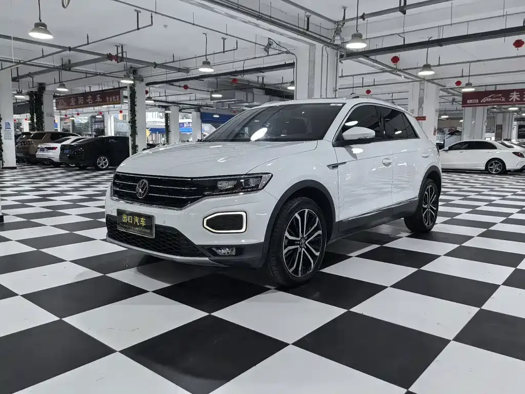 Volkswagen T-Roc — фото 1