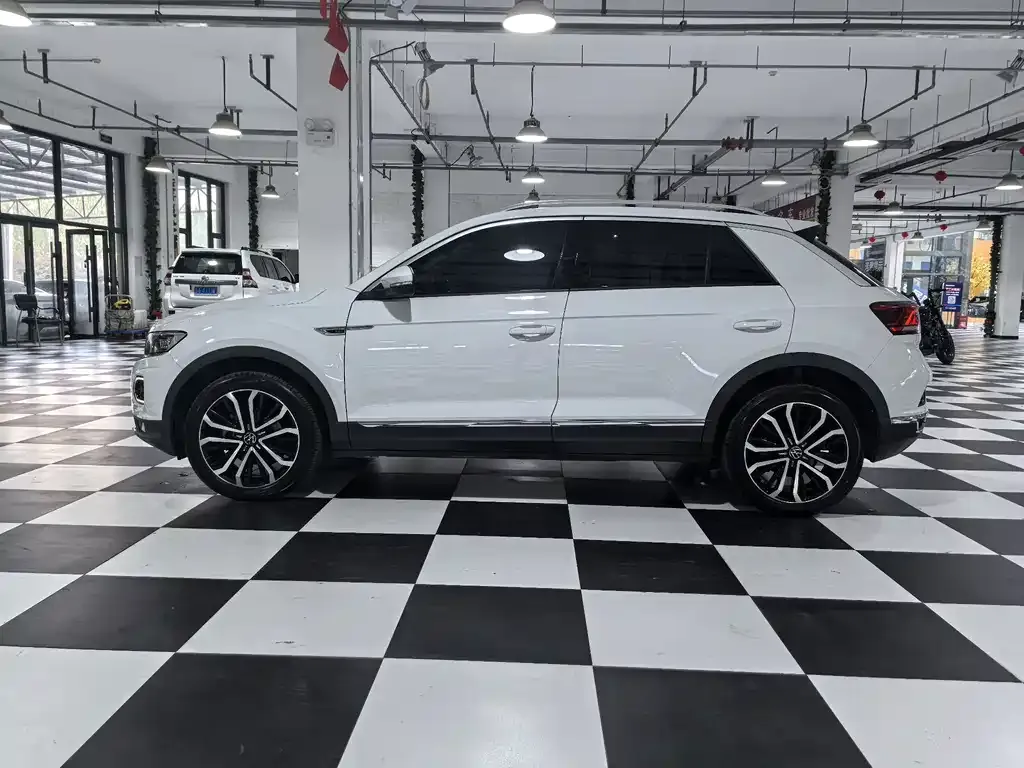 Volkswagen T-Roc — фото 4