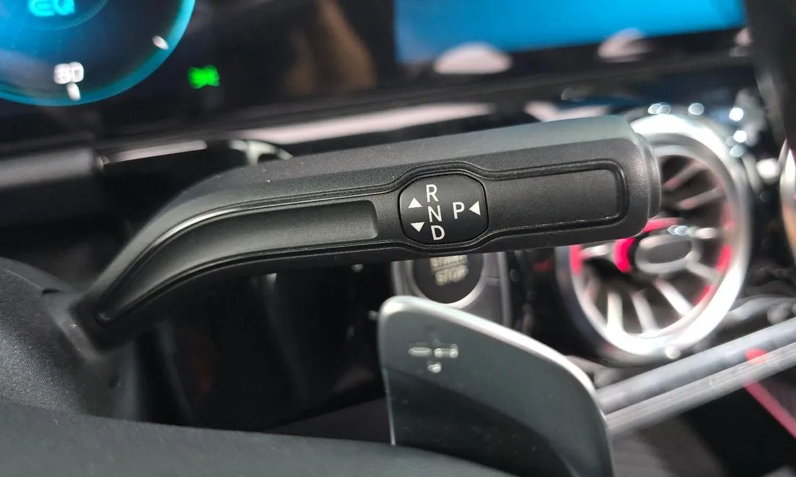 Mercedes-Benz EQA — фото 10