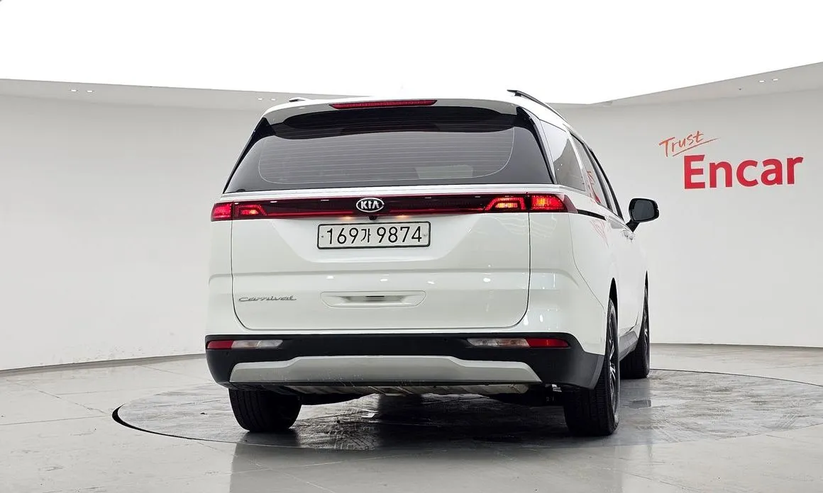 Kia Carnival — фото 3