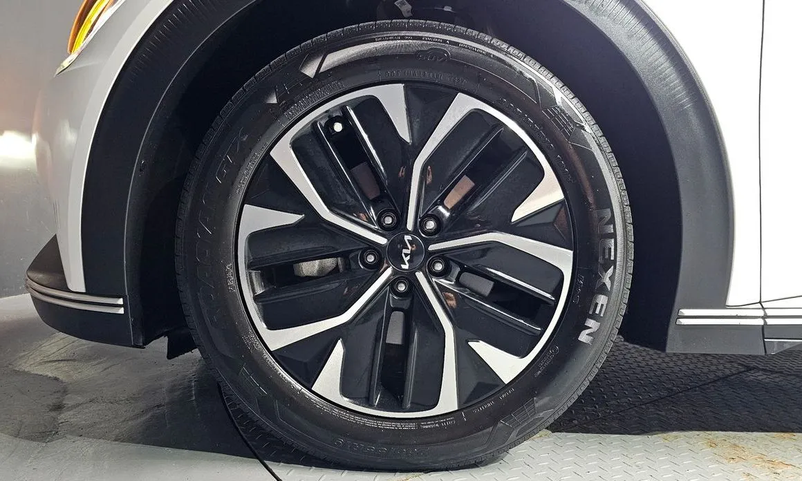 Kia EV6 — фото 6