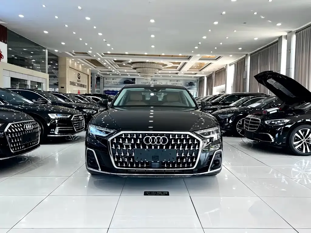Audi A8 — фото 7