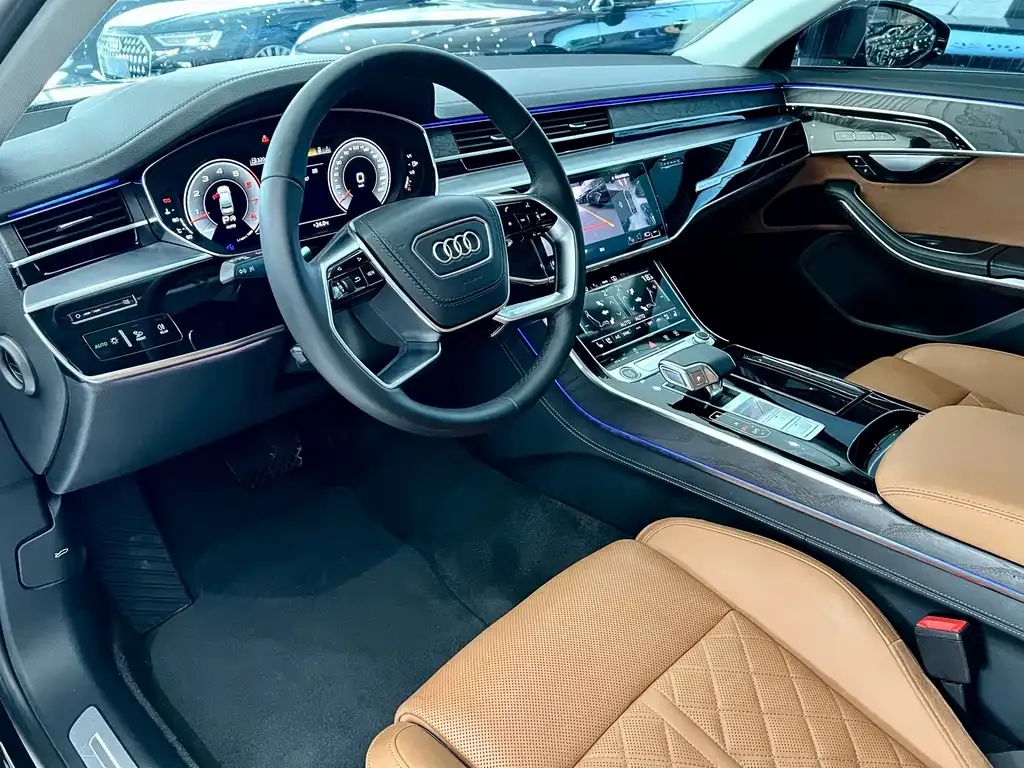 Audi A8 — фото 6