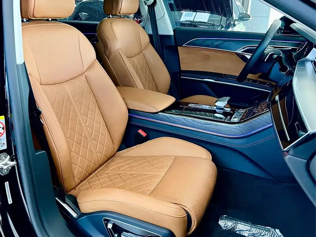 Audi A8 — фото 8