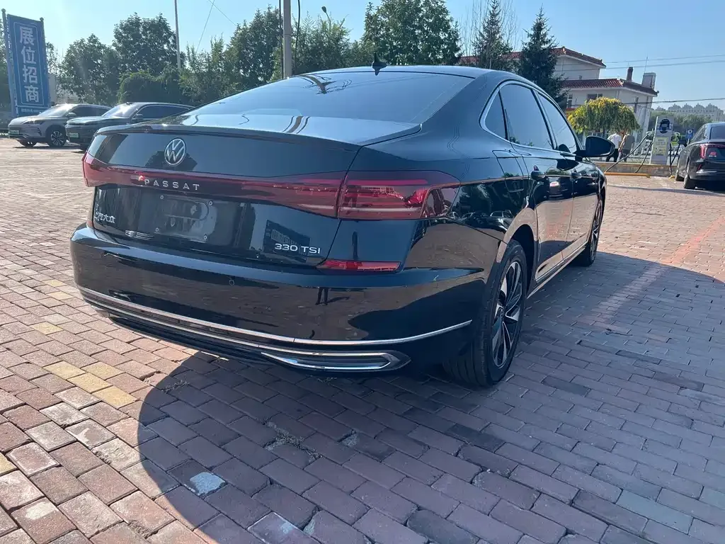 Volkswagen Passat — фото 6