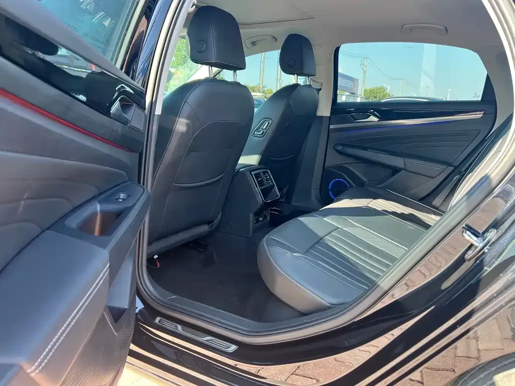 Volkswagen Passat — фото 3