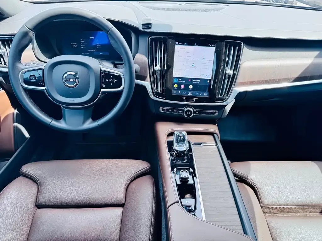 Volvo S90 — фото 3