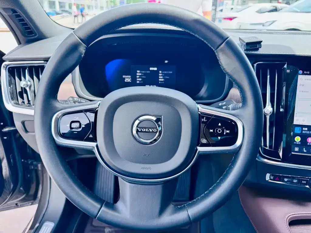 Volvo S90 — фото 4