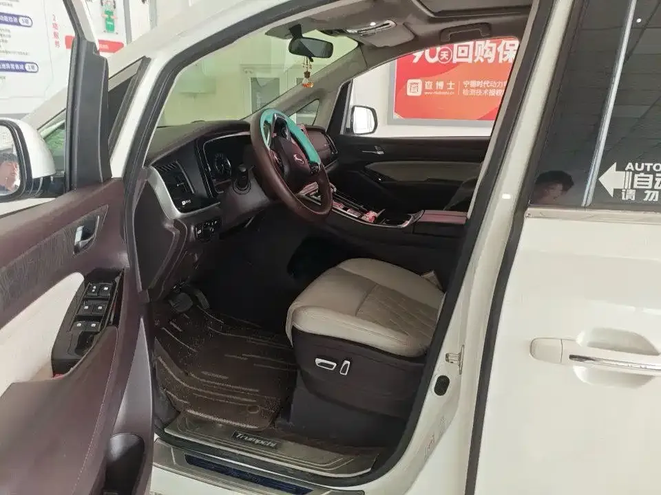 GAC Motor Trumpchi M8 — фото 7