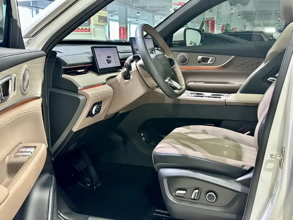 Chery Tiggo 8 PLUS — фото 10