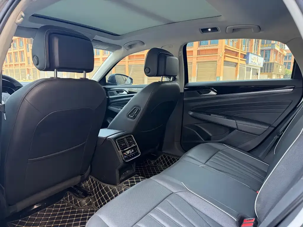 Volkswagen Passat — фото 5