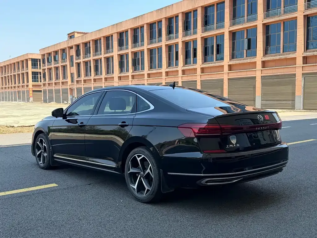 Volkswagen Passat — фото 6