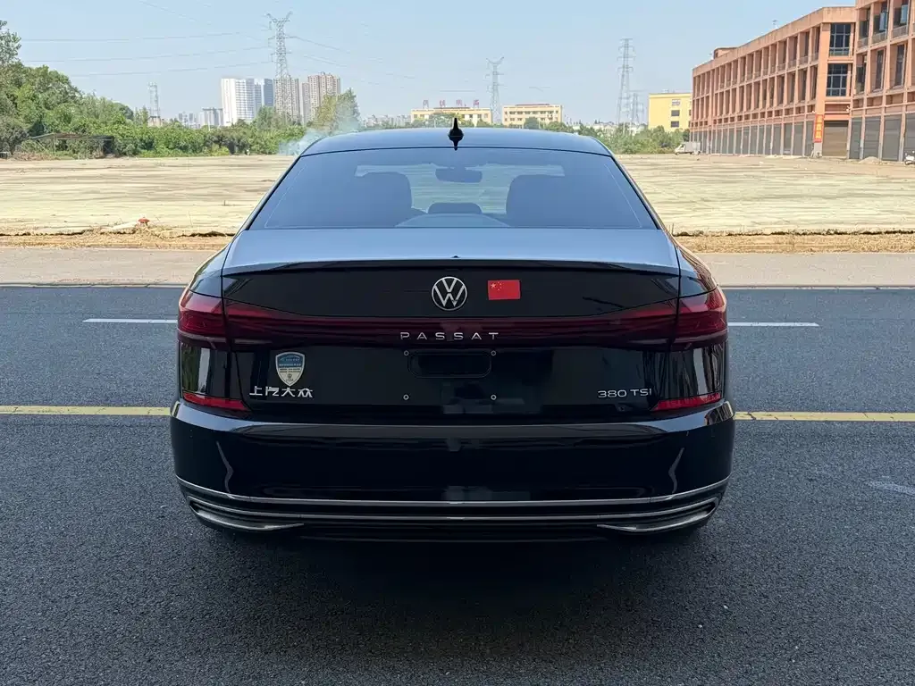 Volkswagen Passat — фото 4