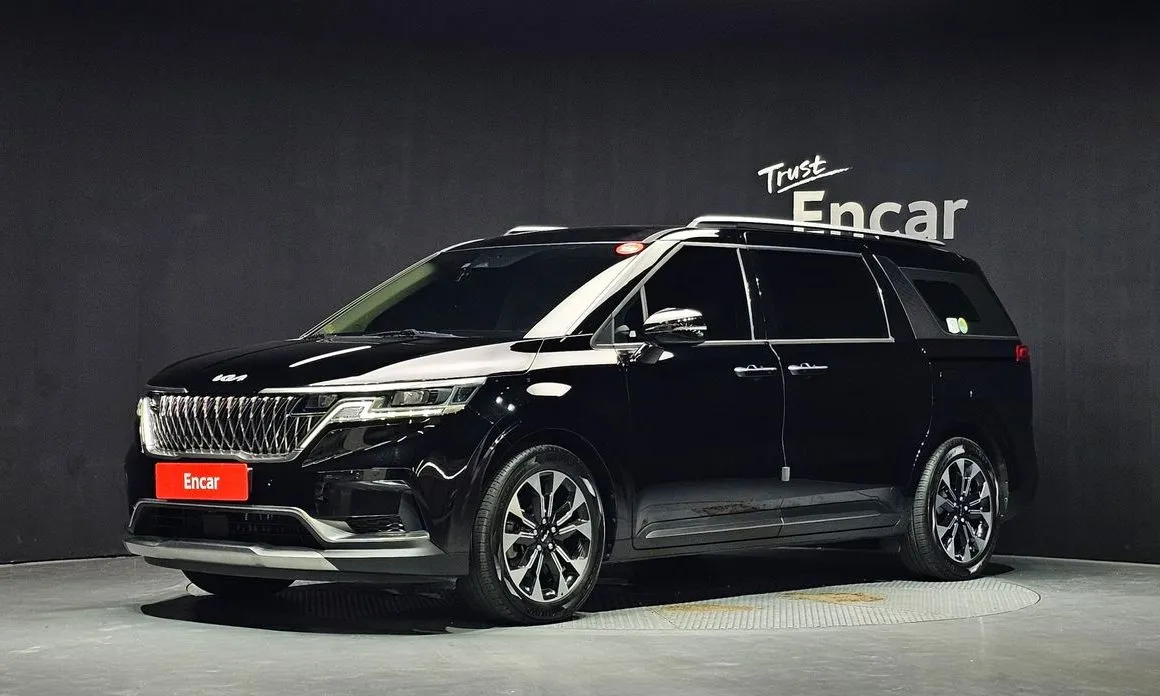 Kia Carnival — фото 1