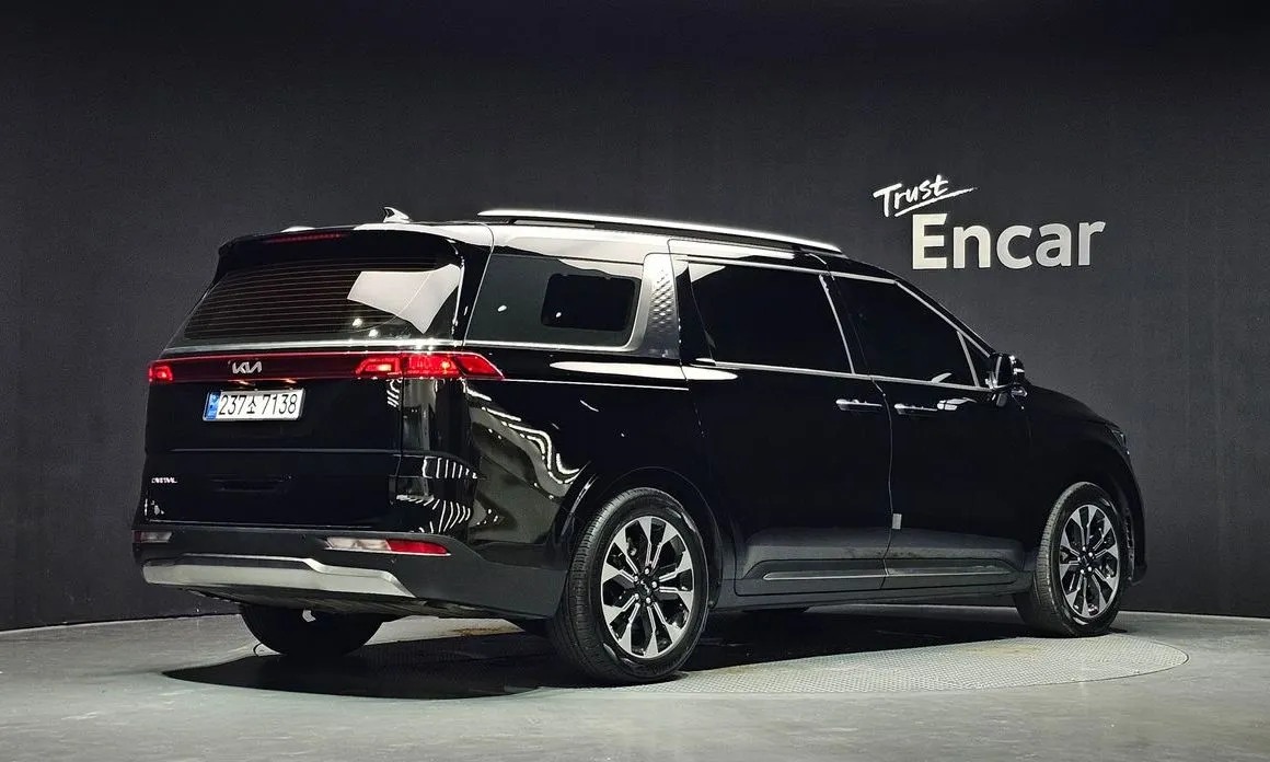 Kia Carnival — фото 7