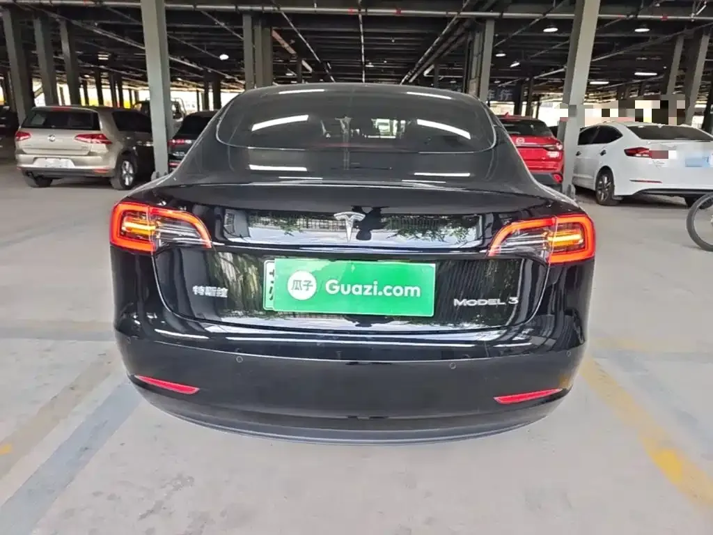 Tesla Model 3 — фото 10