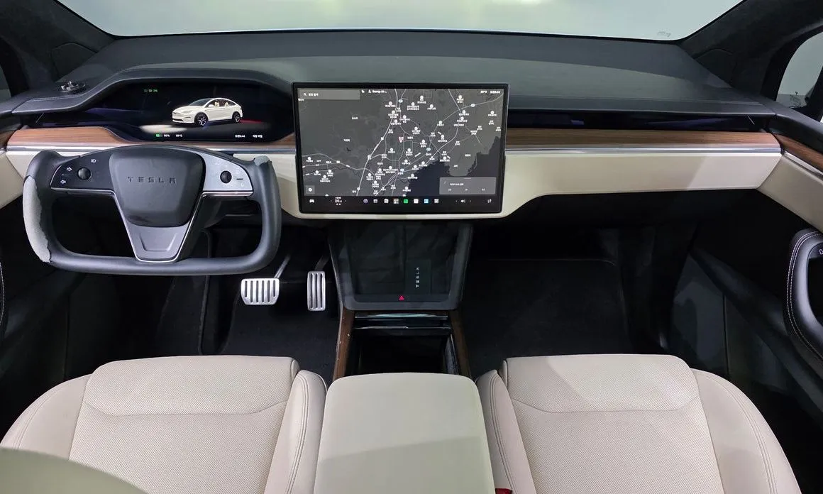 Tesla Model X — фото 8