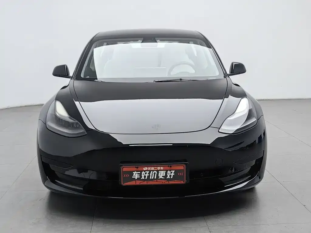 Tesla Model 3 — фото 10