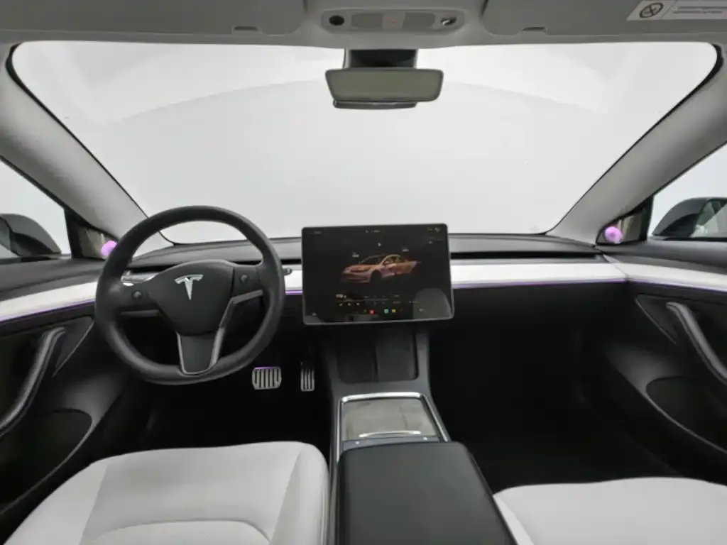 Tesla Model 3 — фото 2