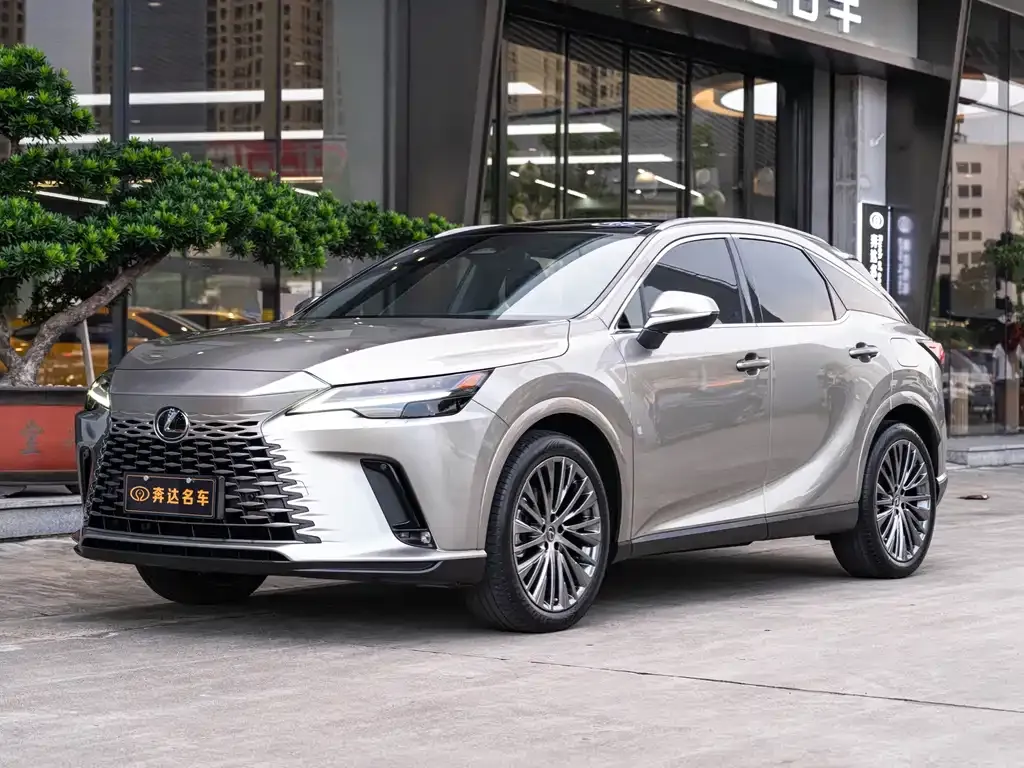 Lexus RX — фото 1