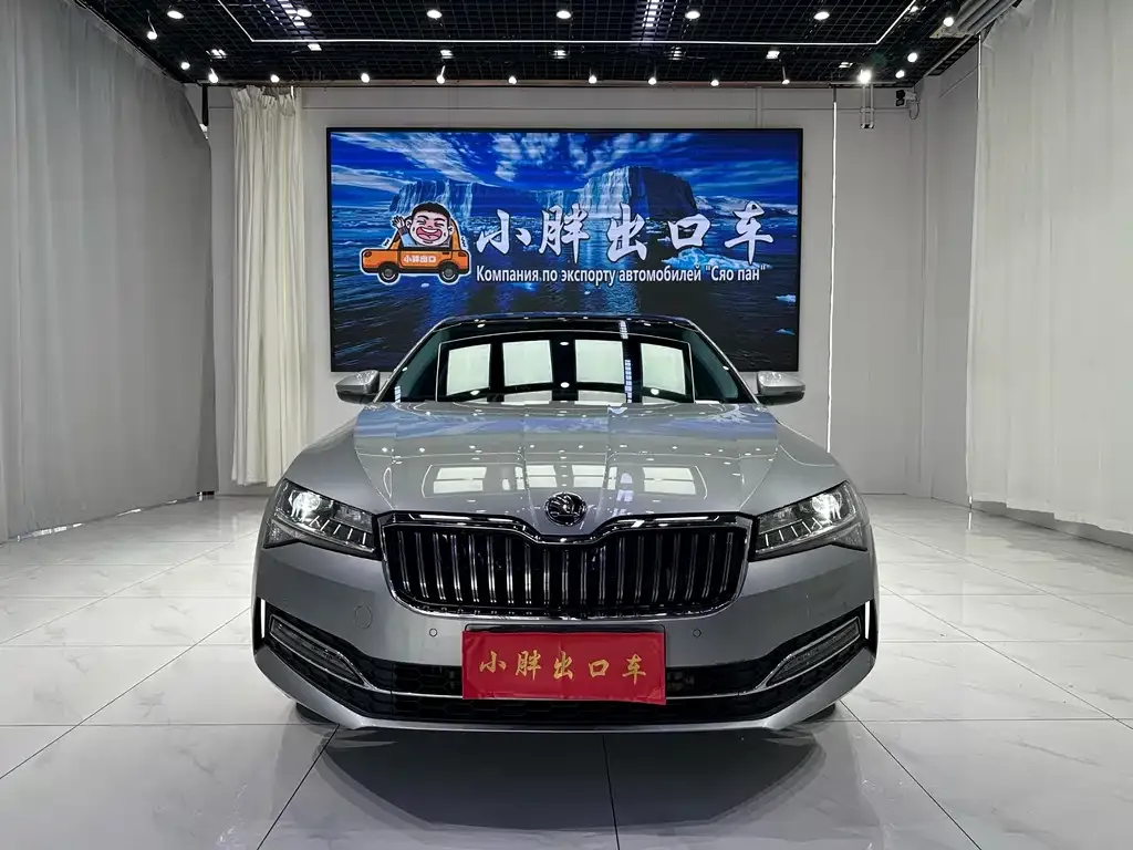 Skoda Superb — фото 9