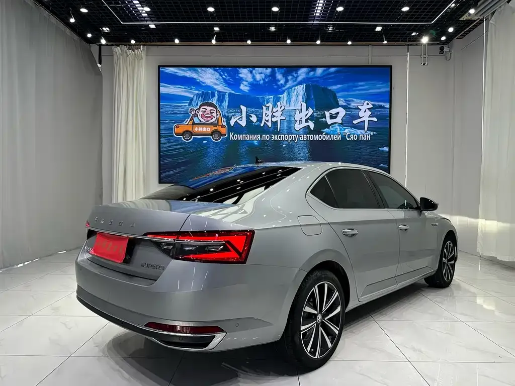 Skoda Superb — фото 2