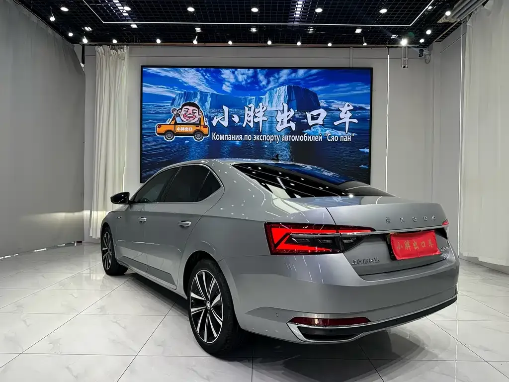 Skoda Superb — фото 8