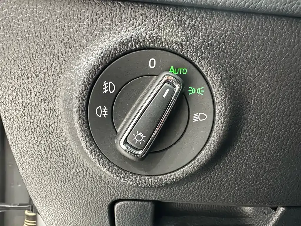 Skoda Superb — фото 10