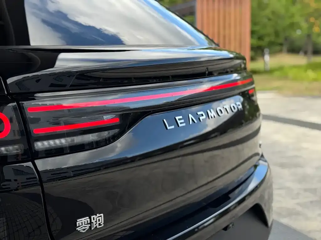 Leapmotor C11 — фото 5