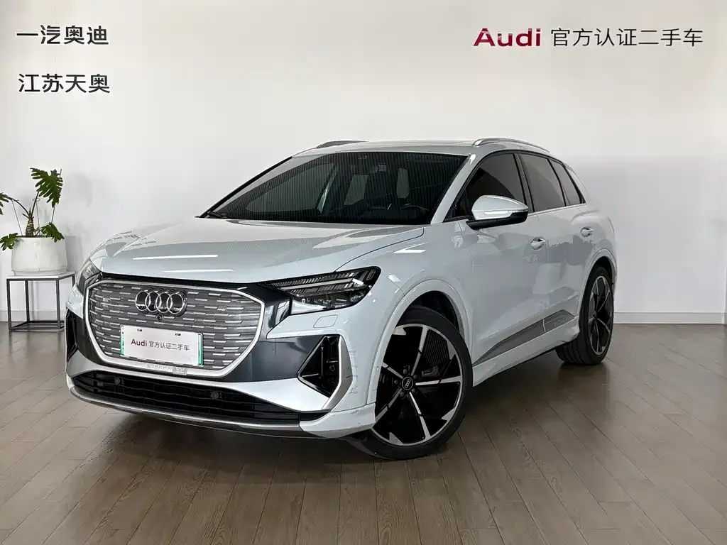 Audi Q4 e-tron — фото 1