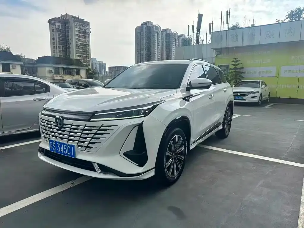 Changan CS75 PLUS — фото 1