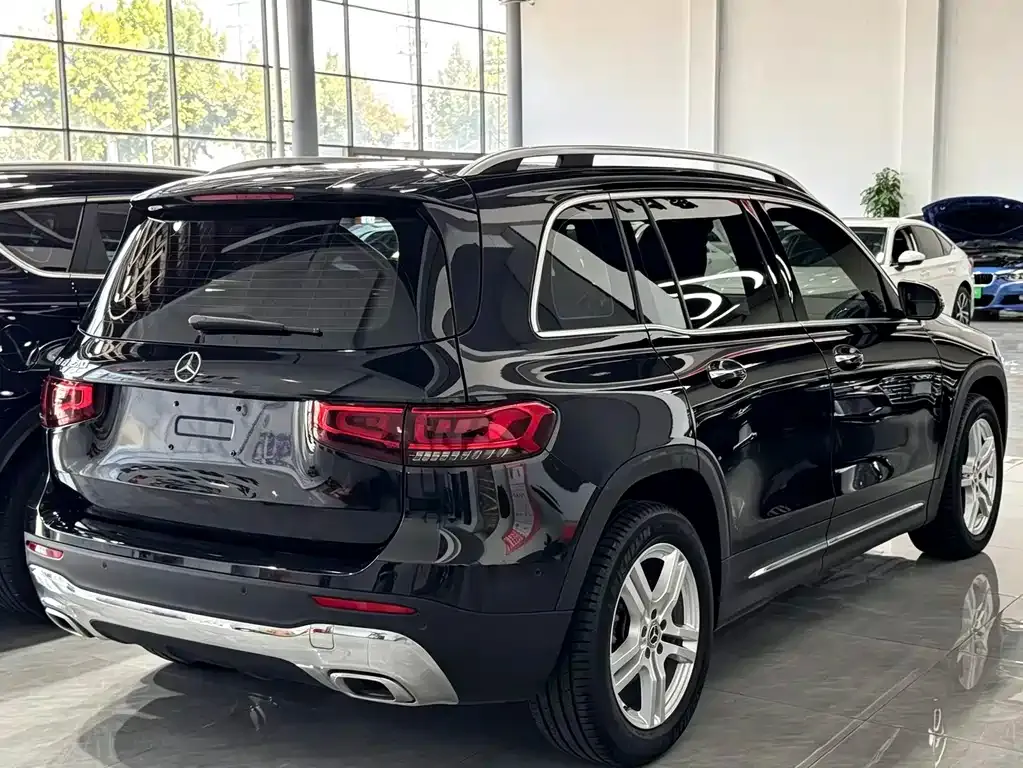Mercedes-Benz GLB — фото 4