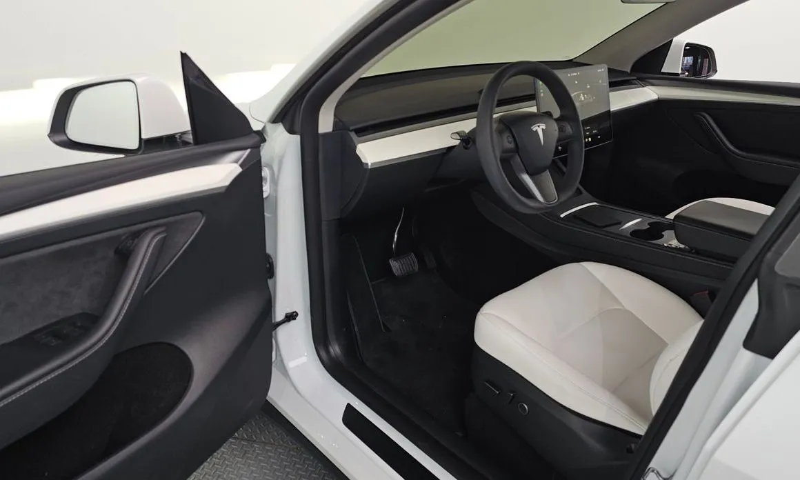 Tesla Model Y — фото 4