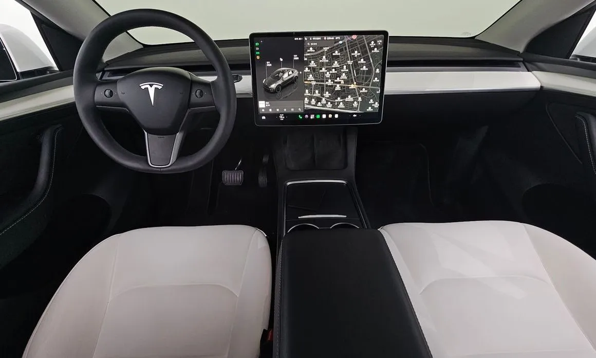 Tesla Model Y — фото 5