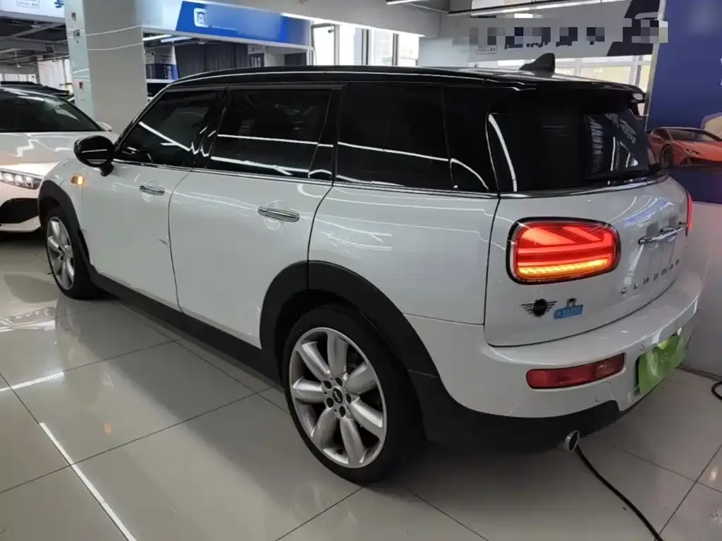 MINI Clubman — фото 4