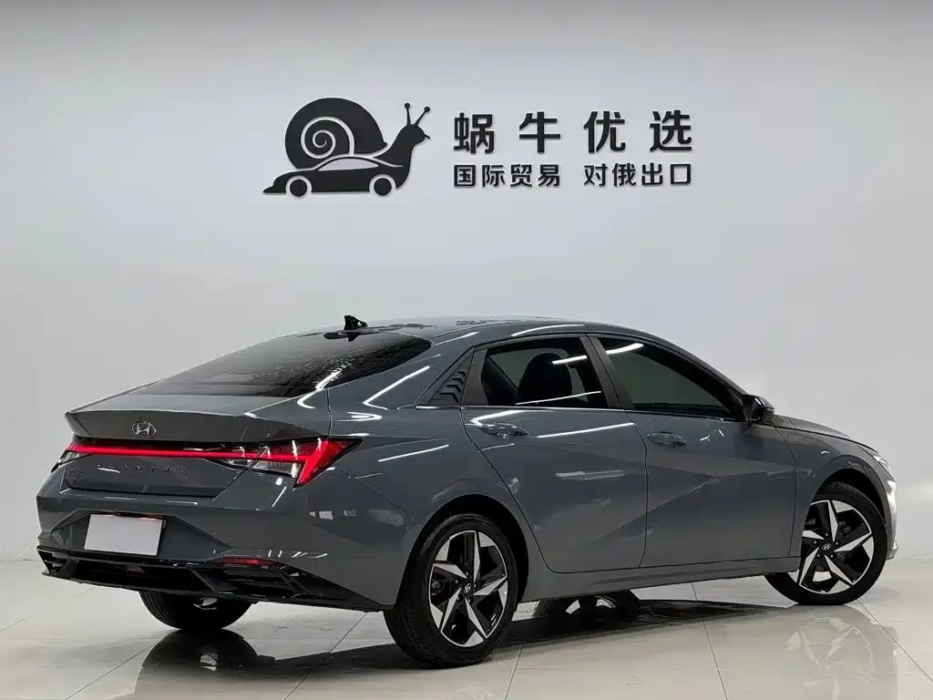 Hyundai Elantra — фото 3