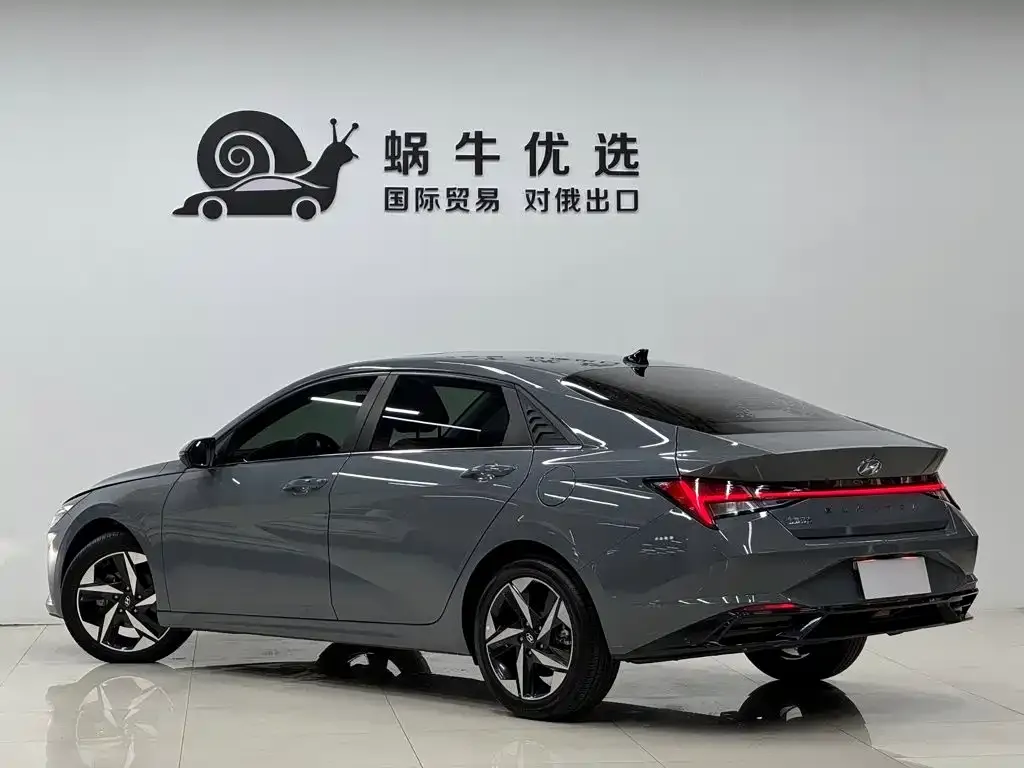 Hyundai Elantra — фото 2