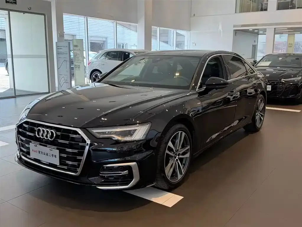 Audi A6L — фото 1